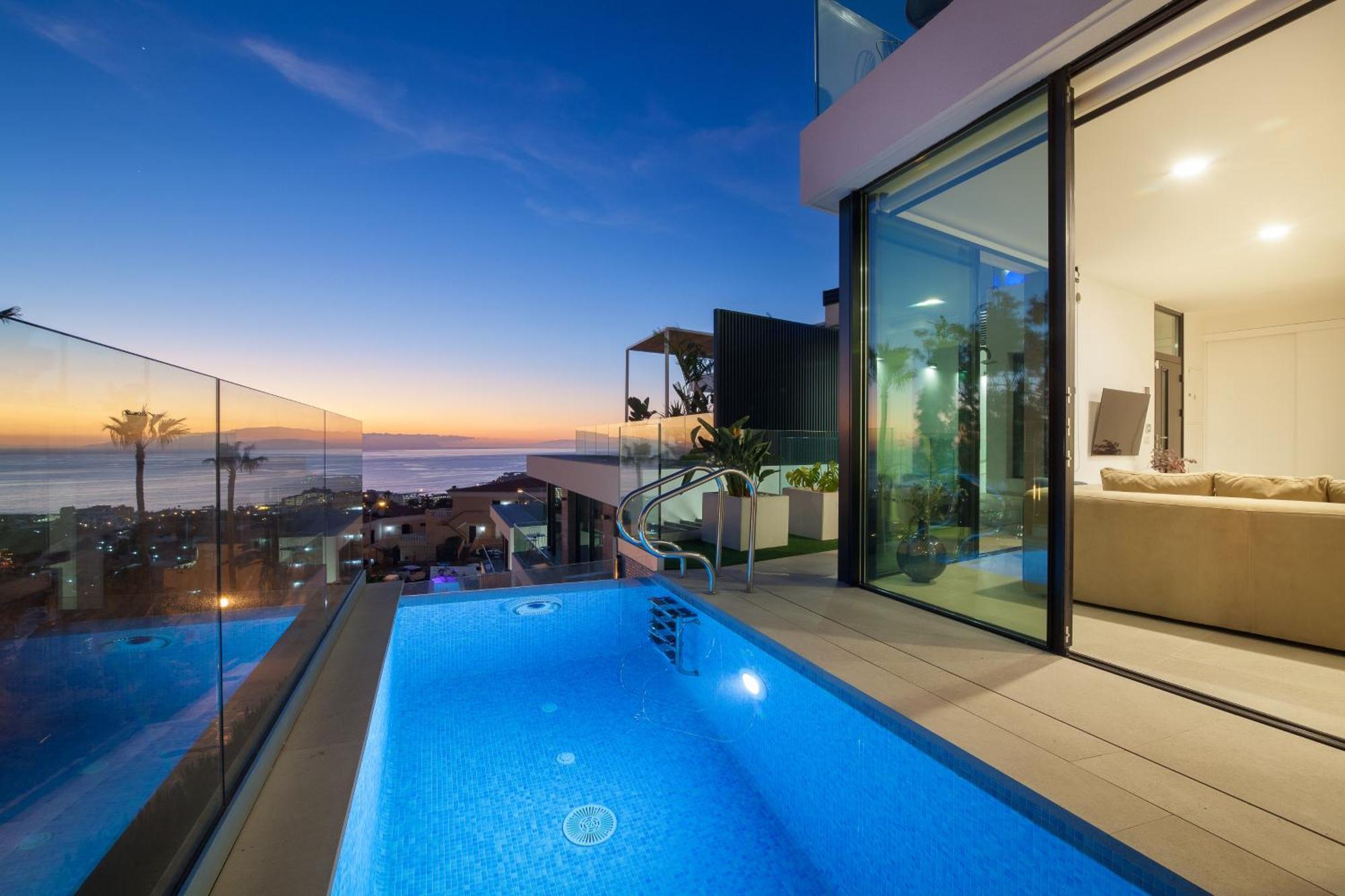 200m² New F With Private, Heated Pool And Amazing Ocean View. Villa